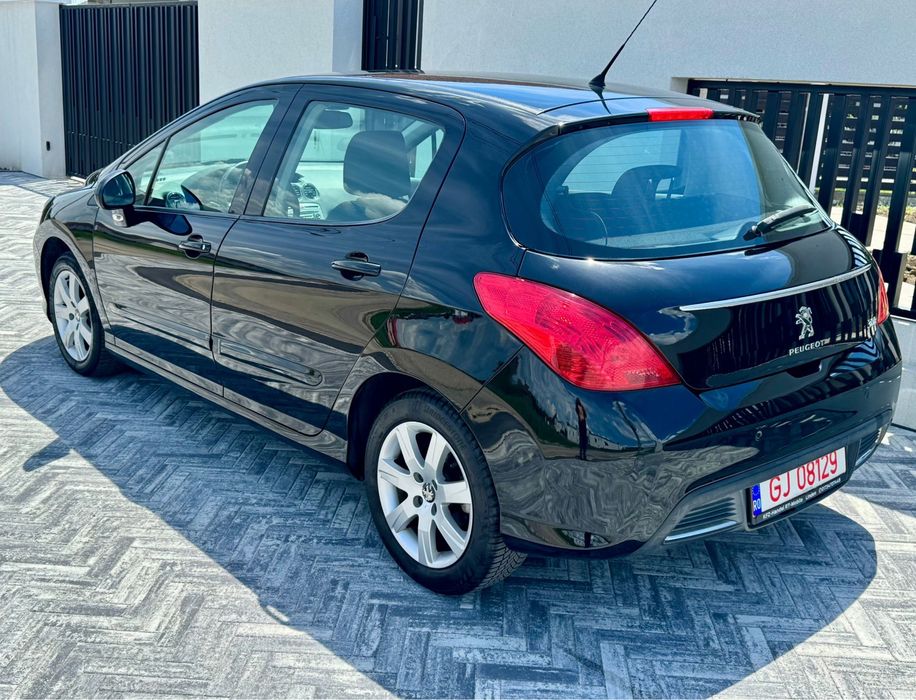 Peugeot 308 . 123.000 km .2012