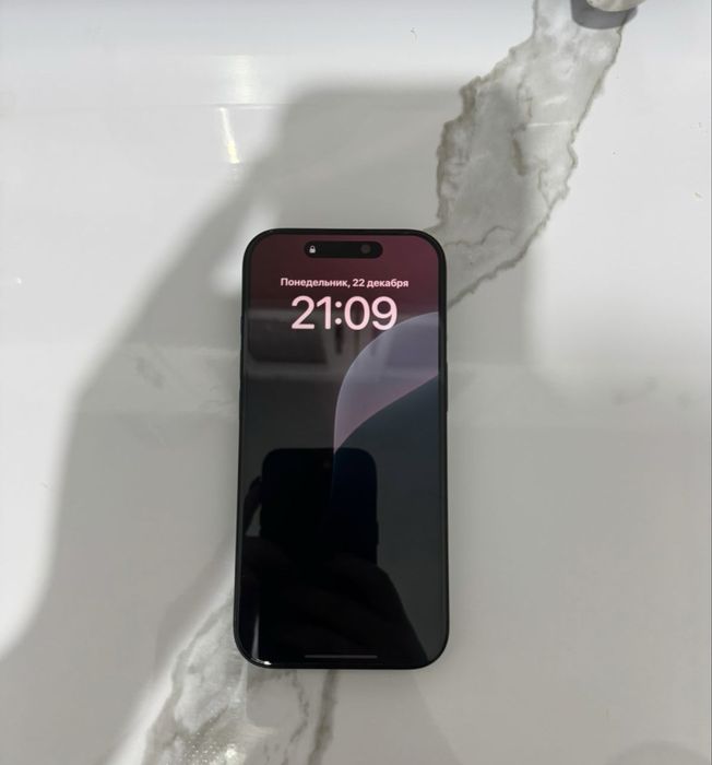 Телефон Айфон 16про