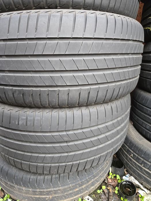 2бр. 245 40 19 Bridgstone летни.