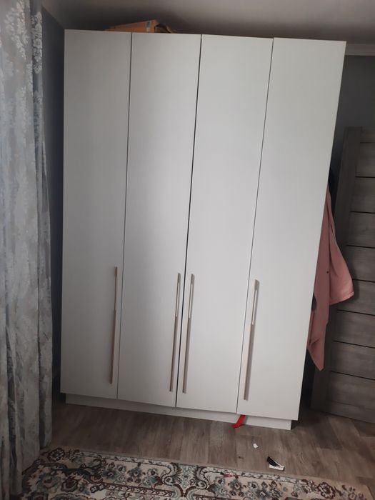 Шкаф белый матовый