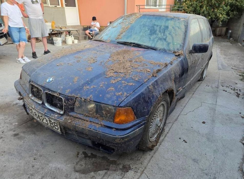 BMW 320 I , 2.0 бензин ,176 000 реални км .