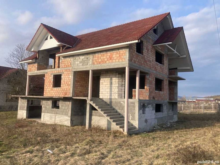Casa in rosu, 3km de Dej, in Mica, localitate Manastirea - (jud. Cluj)