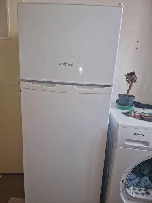 Хладилник с добро състояние