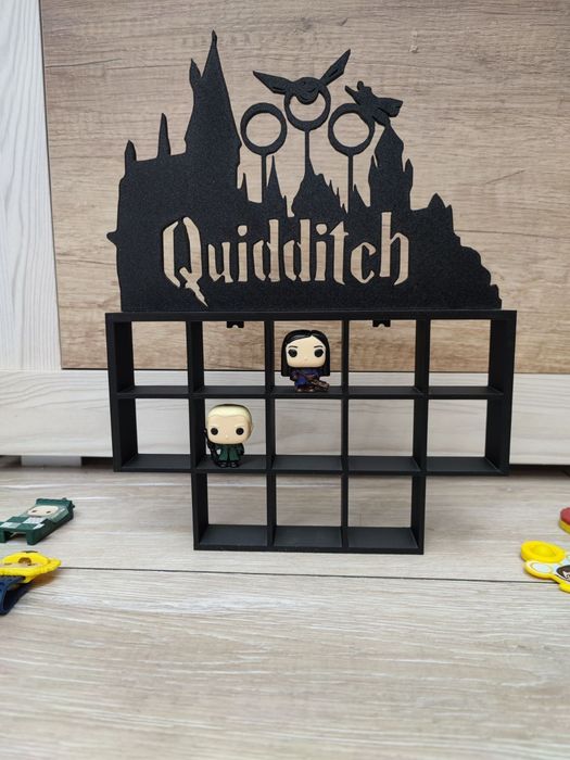 Quidditch Harry Potter Стойка за Фигурки на Хари Потър Киндер