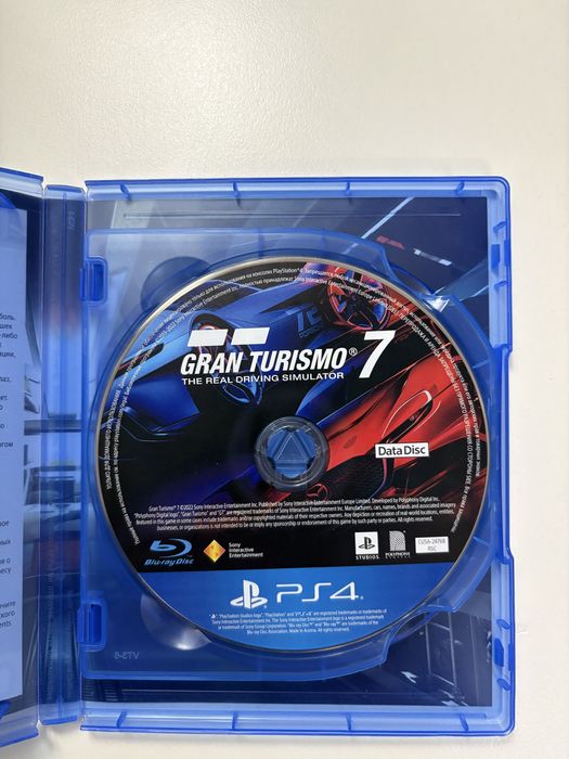 Игровой диск на PS4-PS5