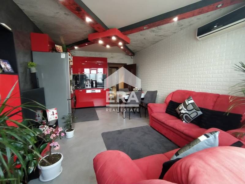 Продава се Четиристаен апартамент в Варна, Владислав Варненчик - 81 кв.м за 2161 €/кв.м - Снимка #2