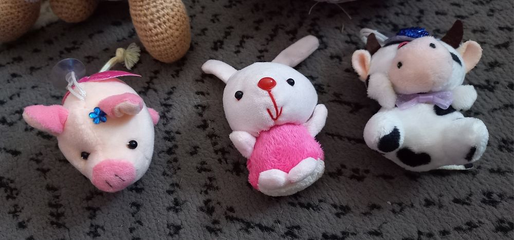 Игрушки мягкие и счёты