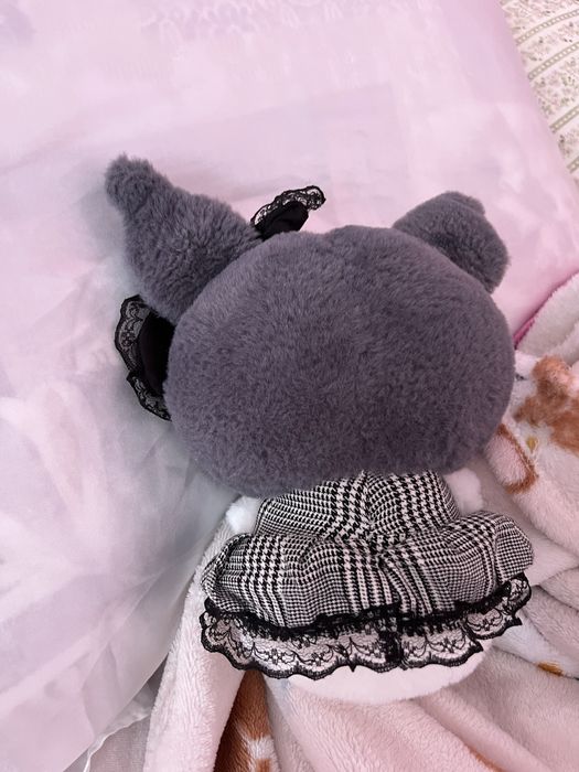 играчка на kuromi от sanrio / hello kitty