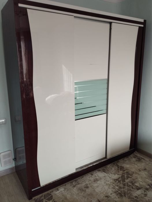 Продам спальный гарнитур