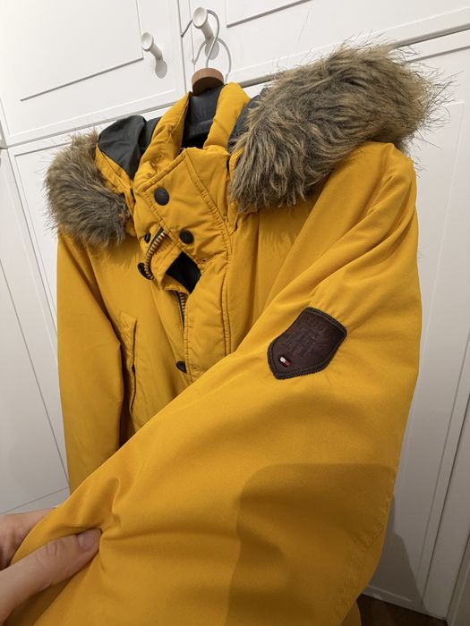 Geaca Tommy Hilfiger cu puf si pene