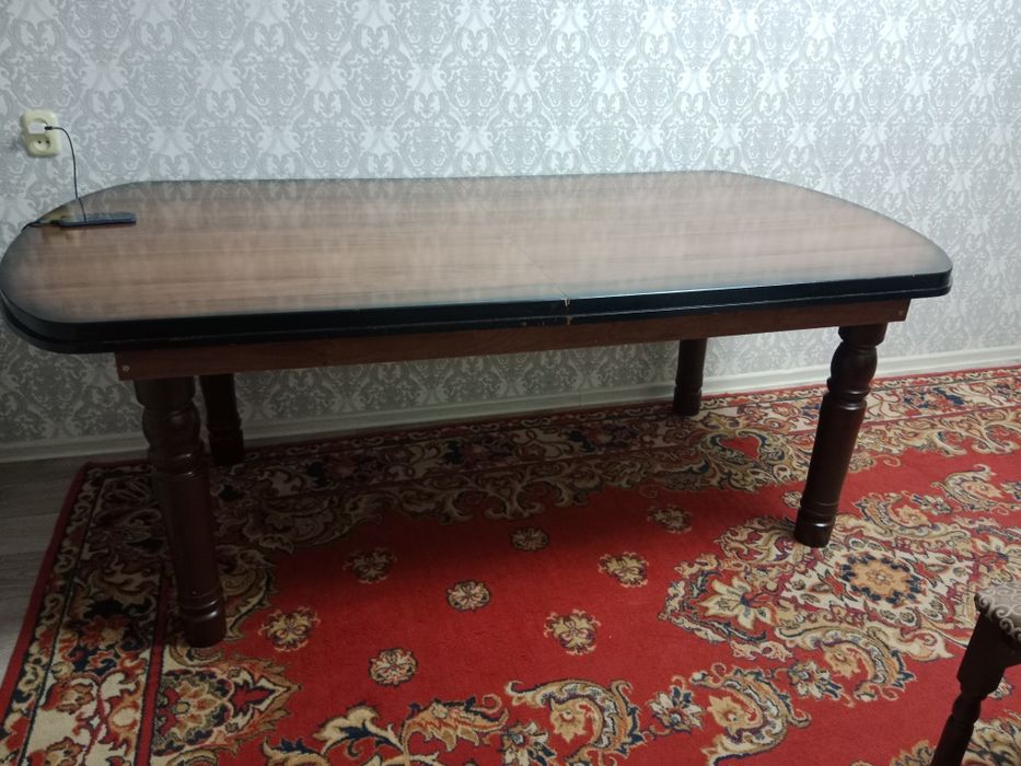 Мебель гостевой стол