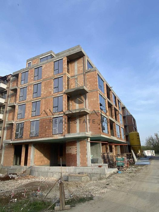 Продава се Двустаен апартамент в Пловдив, Христо Смирненски - 72 кв.м за 1188 €/кв.м - Снимка #1