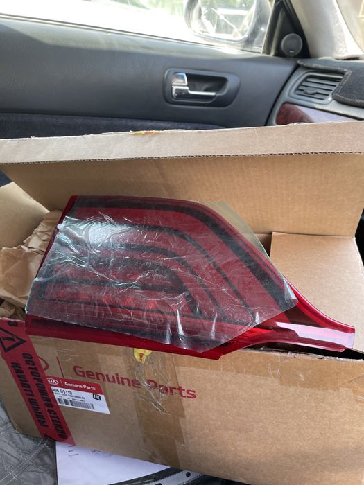 Задний правый фонарь