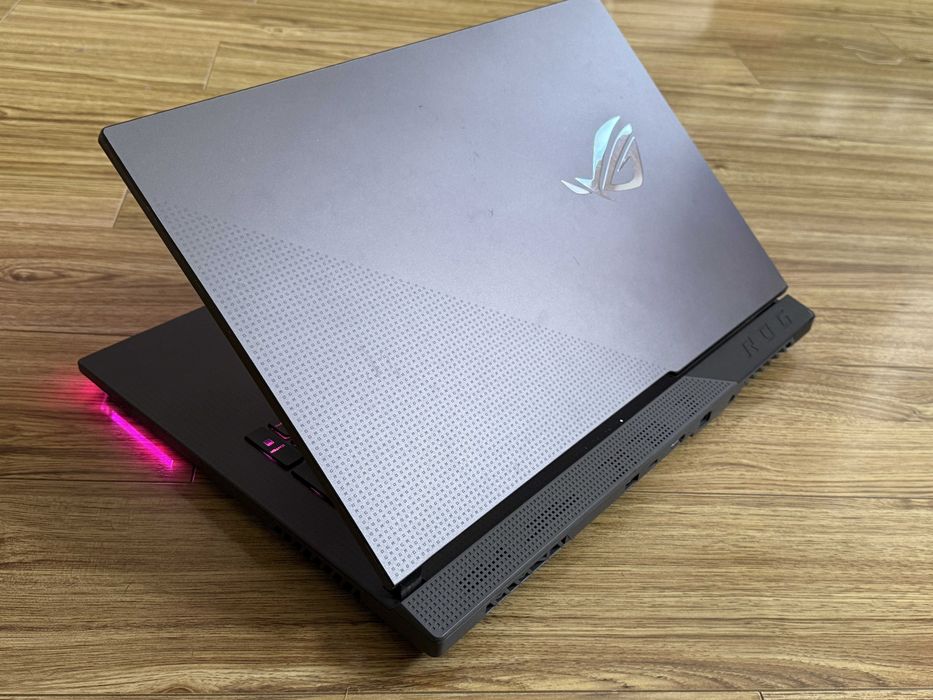 17.3 300Hz ROG Strix`Ryzen 9-5900HX/RTX 3070/16GB RAM/512GB SSD/RGB