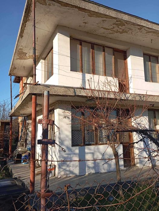 Двуетажна къща!!!