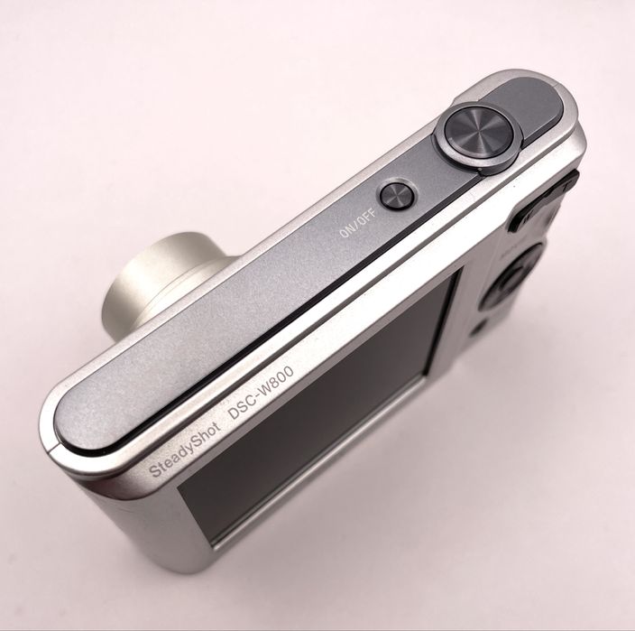 Sony DSC-W800 / 20.1 MP