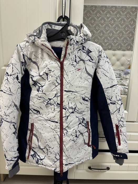 Продам  куртка жен - 5000т