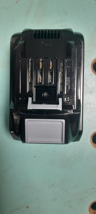 Аккумулятор MAKITA XGT BL4040