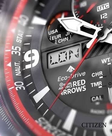 Ceas RED ARROWS Citizen Titanium.Solar Eco Drive. Nou.