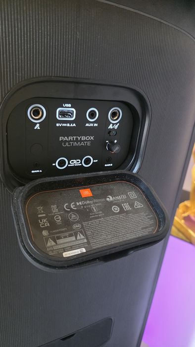 Boxa PartyBox Ultimate 1100 Preṭ fix.Impecabilă