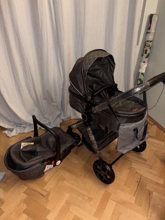 Нова бебешка количка 3 в 1 със столче за кола