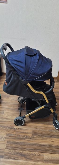 Продам прогулочную коляску