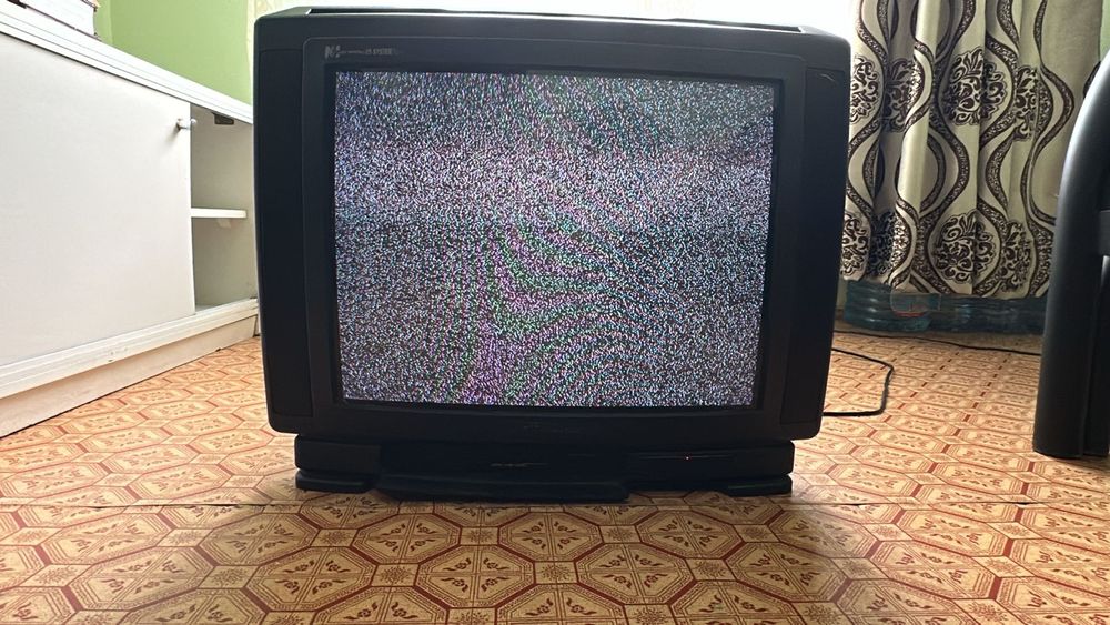 Цветной телевизор марки Phillips