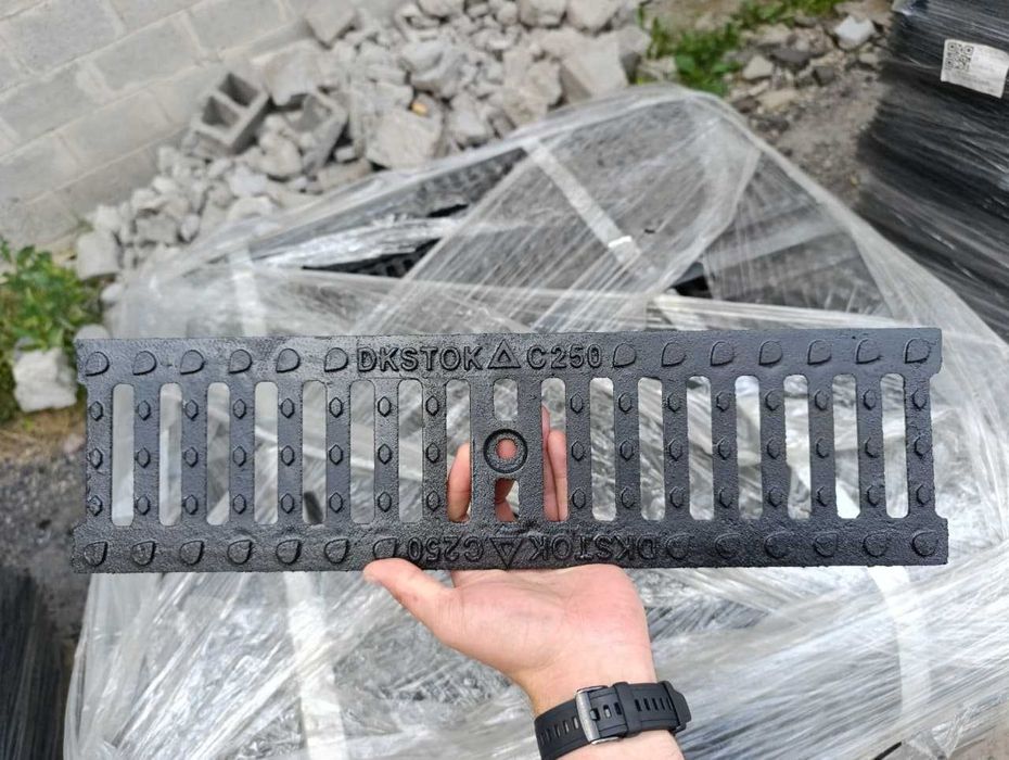 Чугунные решетки DN100 C250 для лотков