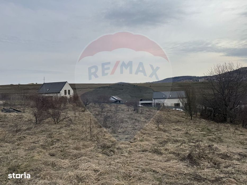 Teren intravilan 2307 mp în Salicea, zona premium, aproape de Cluj