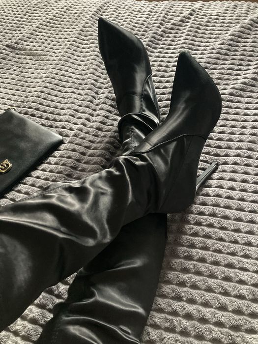 Сатенени дамски чизми