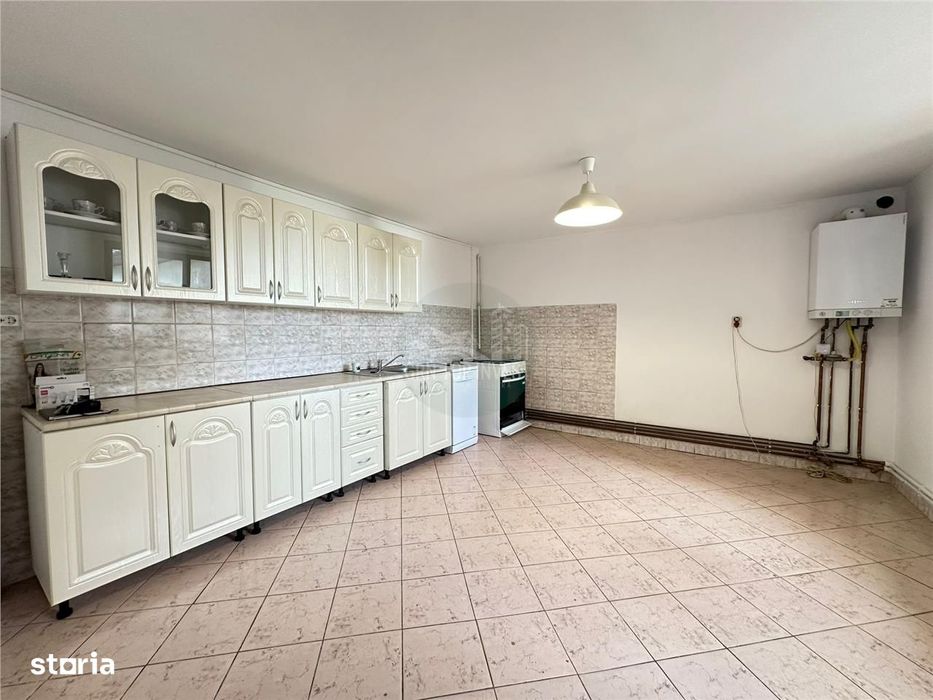 Casa 5 camere 4 bai teren 486 mp in Trei Stejari