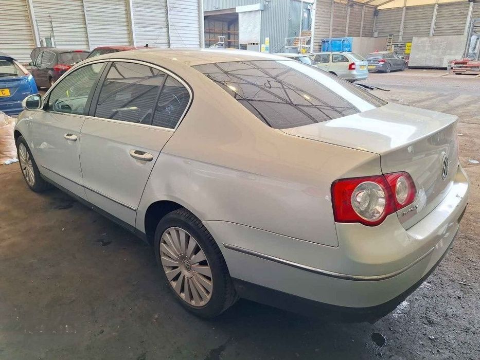 Bara spate Volkswagen Passat B6 2010 SEDAN 2.0 TDI CBDC