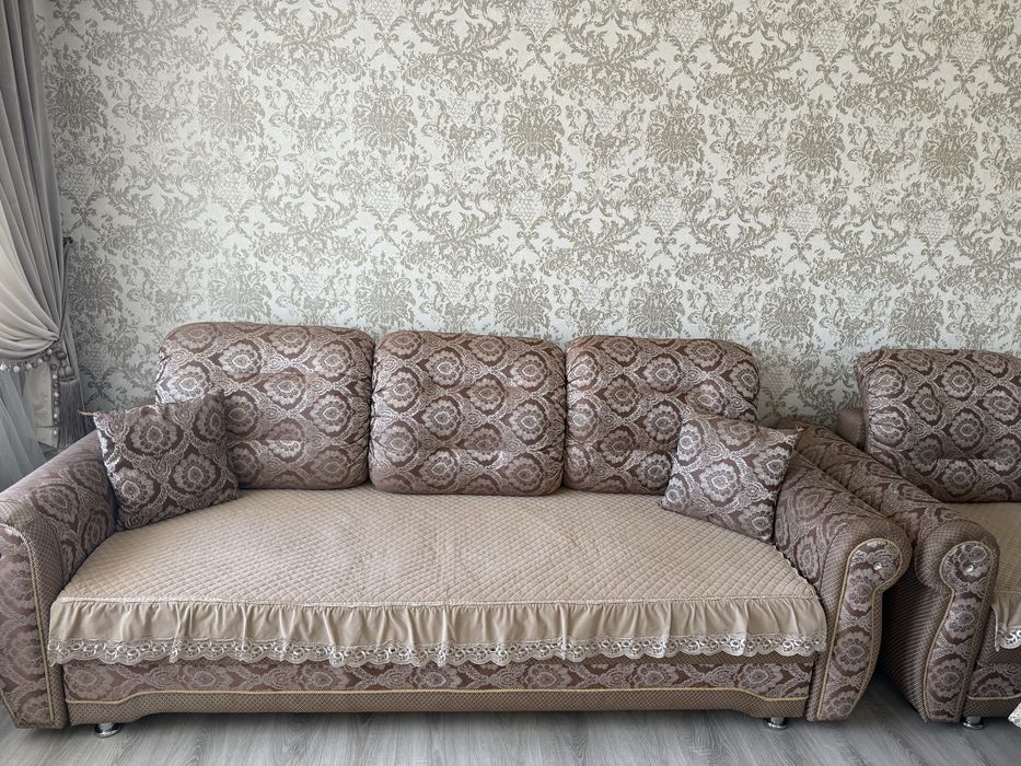 Продам диван с креслой