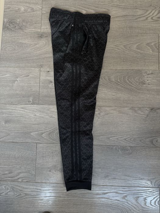 Ново, с етикет, долнище Адидас (Adidas Originals)