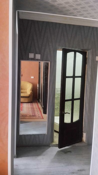 Сдам свою квартиру у метро БИЙ, семье без детей, в центре