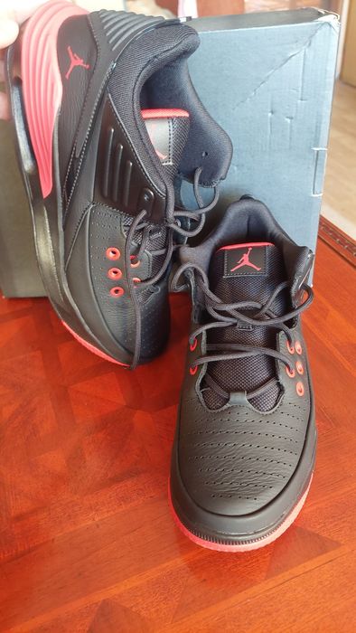 Nike Jordan max aura 5