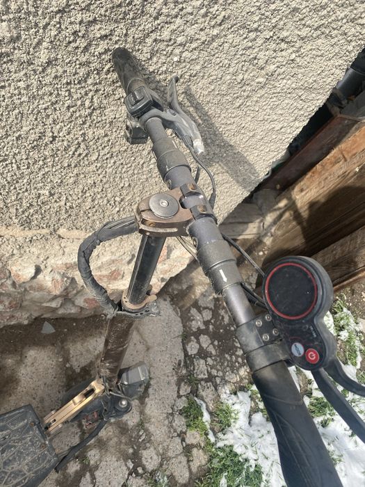 Сомакат электро минусы только зарядка надо и все а так на ходу только