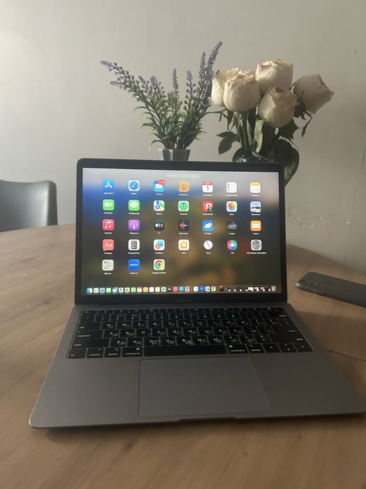 Продаю Macbook Air