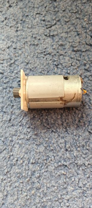 DC motorchik sotiladi