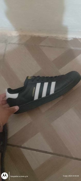 Adidas super star sănt aproape noi originali 100 la 100