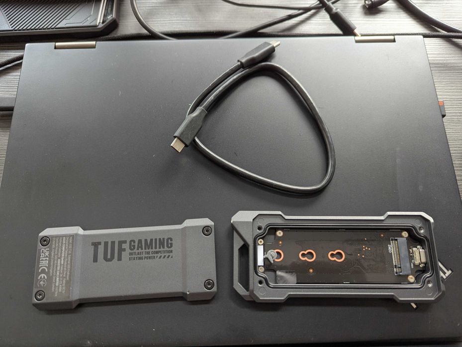 ASUS TUF Gaming A1 nvme SSD кутия за диск. IP68, в гаранция