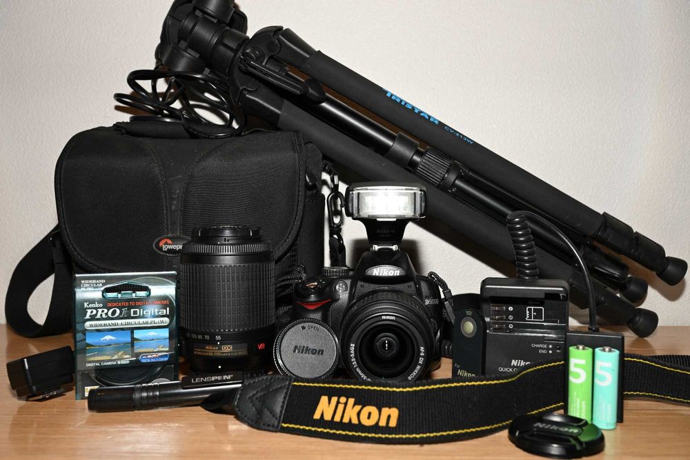Nikon D5000 жирный комплект