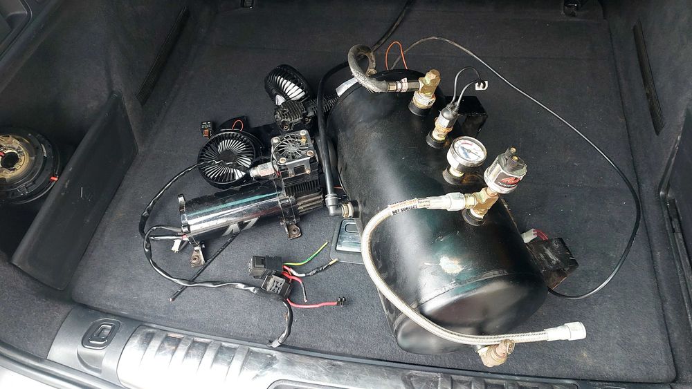 Компресор за автомобил професионален!