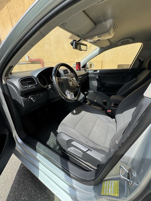 Vand volswagen golf 6 2010  adusa recent din germania
