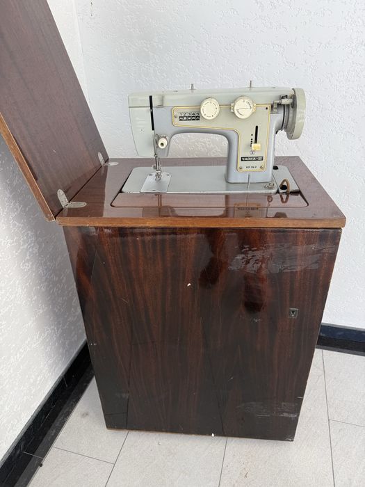 Продам шв.машинку чайка