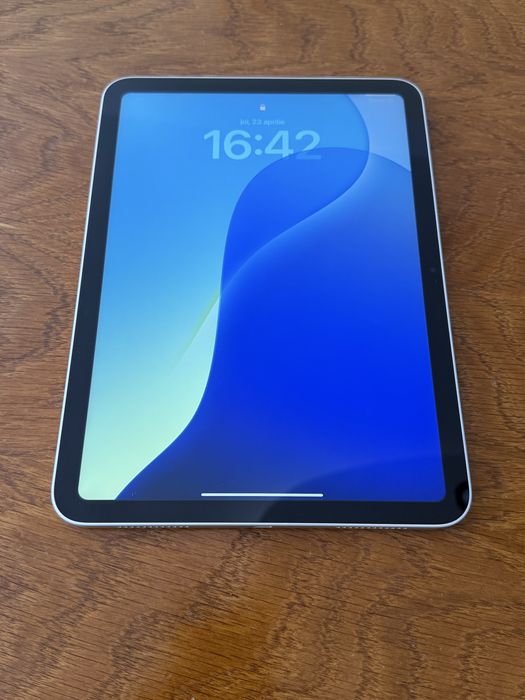 Ipad 10 wifi in stare noua , bateria la capacitate max