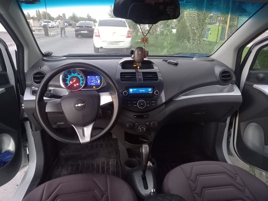 Chevrolet spark avtomat sotiladi