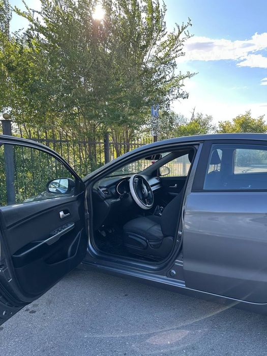 Кия Рио 2015г 1.6