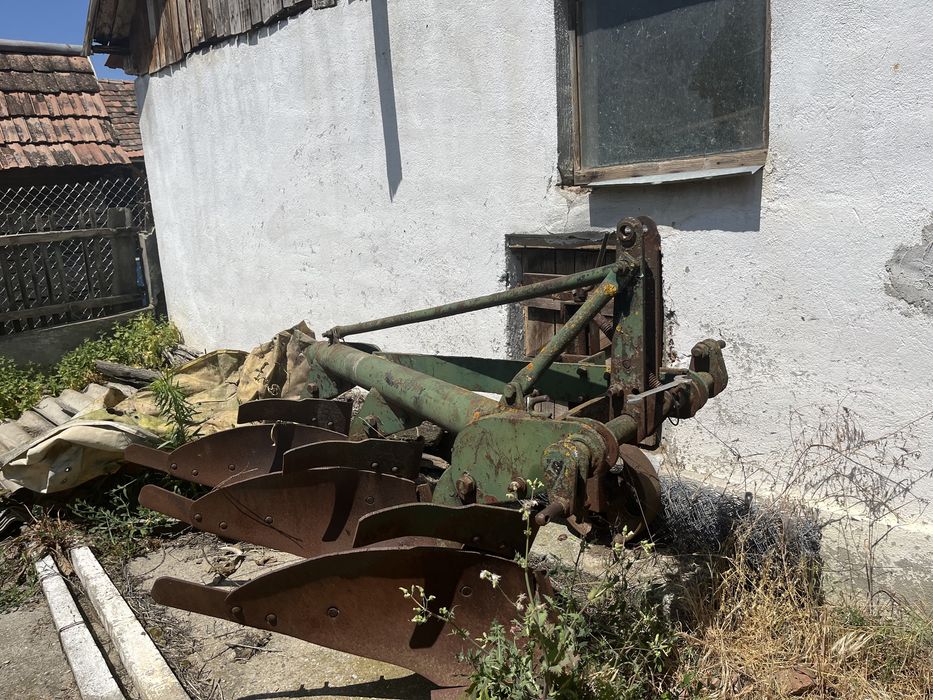 Tractor U650 cu plug