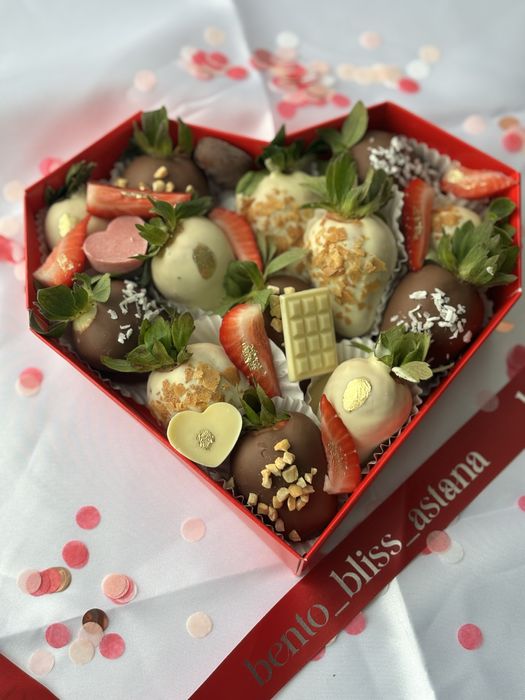 Клубника в шоколаде Астана